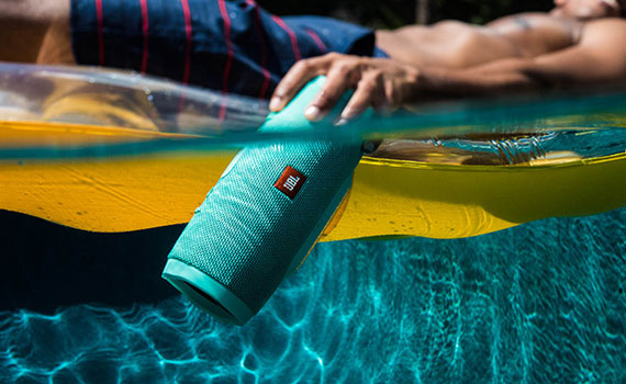 Loa JBL Charge 3 cho &acirc;m thanh mạnh mẽ